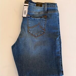 Max Jeans Silver Destroy Wash Denim, Women’s Capri